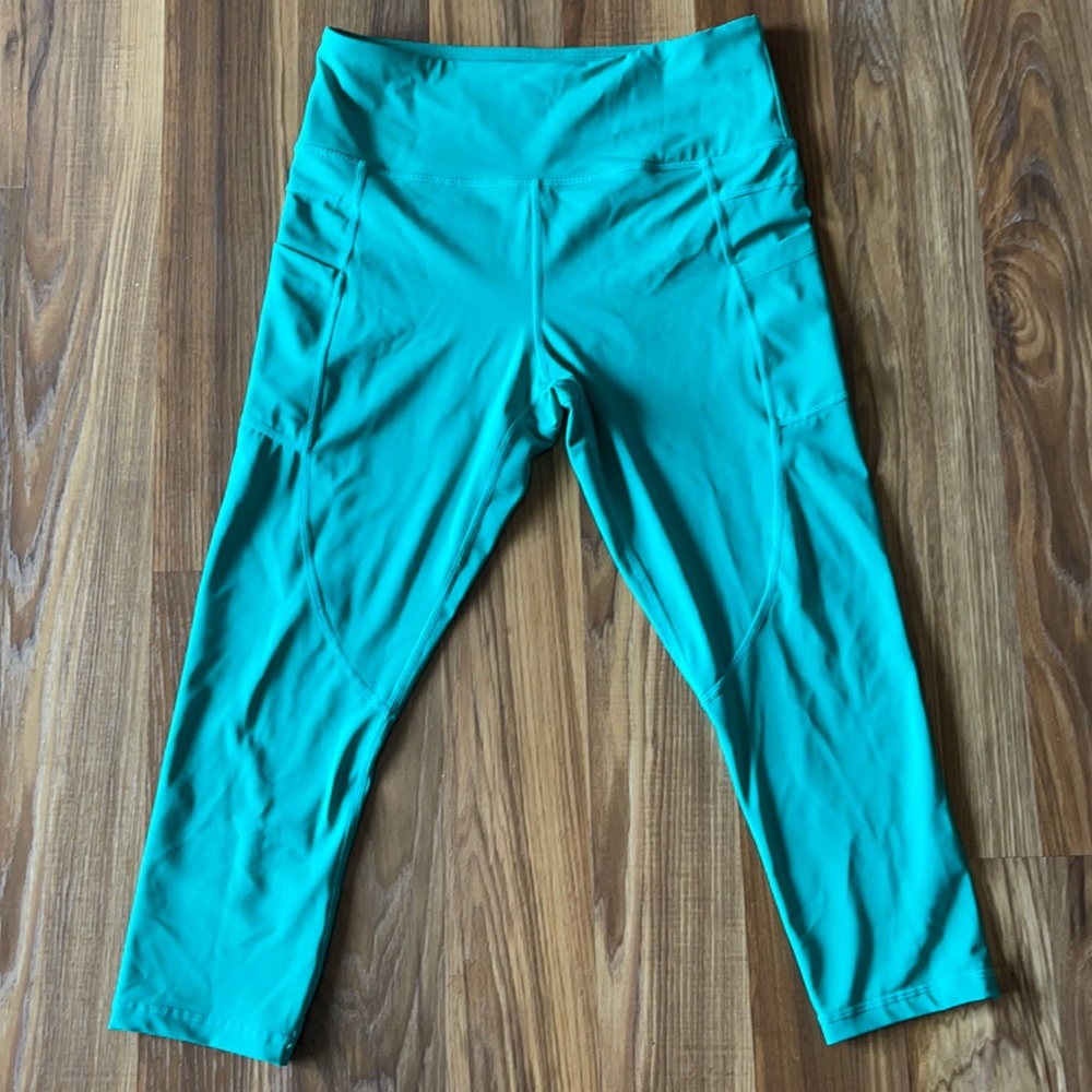 Zyia Emerald Pocket Light n Tight Hi-Rise Capri 20" (8-10)